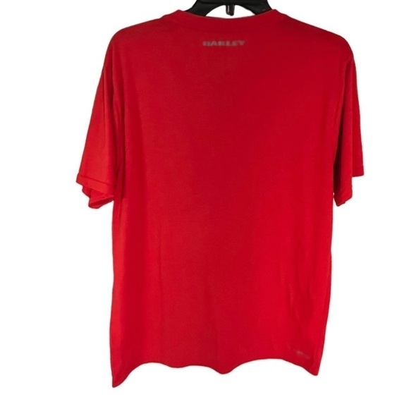 Oakley Men’s V-neck Short Sleeve Tee - Picture 2 of 4